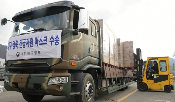 국방부, 마스크 생산 6개업체에 장병 72명·배송차량 지원 [식약처 제공]