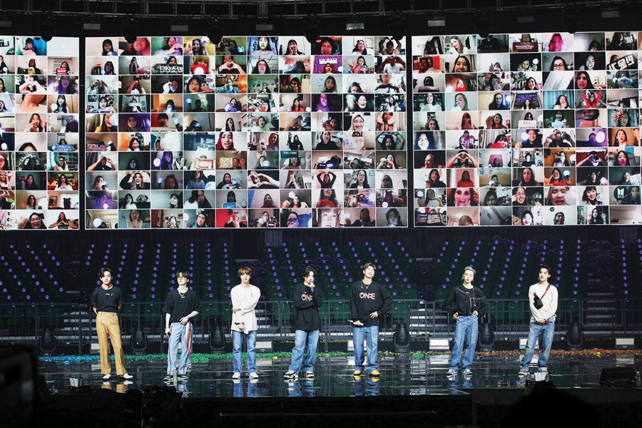지난 10일부터 양일간 열린 그룹 방탄소년단(BTS)의 유료 온라인 콘서트 ‘BTS 맵 오브 더 솔 원’의 한 장면. 이 콘서트는 191개국에서 총 99만 3000명이 시청했다고 빅히트엔터테인먼트가 밝혔다.