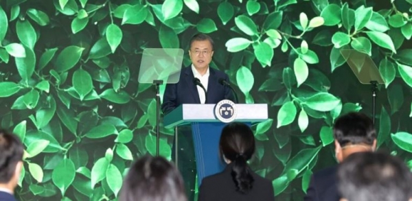 문재인 대통령이 18일 인천 연수구 송도캠퍼스에서 열린 바이오산업 행사에서 발언하고 있다
