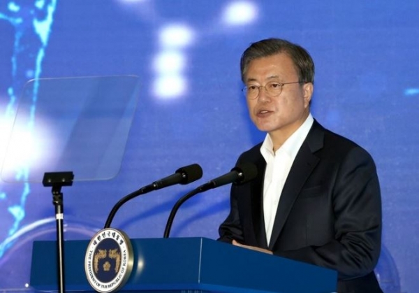문재인 대통령이 18일 인천 연수구 송도캠퍼스에서 열린 바이오산업 행사에서 발언하고 있다.