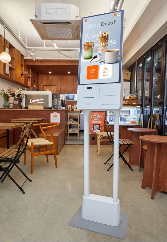 서울 영등포구에 위치한 카페 ‘보은하다’에 설치된 ‘삼성 키오스크’ [삼성전자 제공]