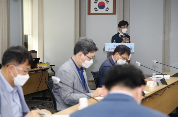 중기중앙회는 26일 고용노동부, 산업통상자원부와 공동으로  '뿌리·조선산업 주52시간제 도입지원 설명회'를 개최했다.