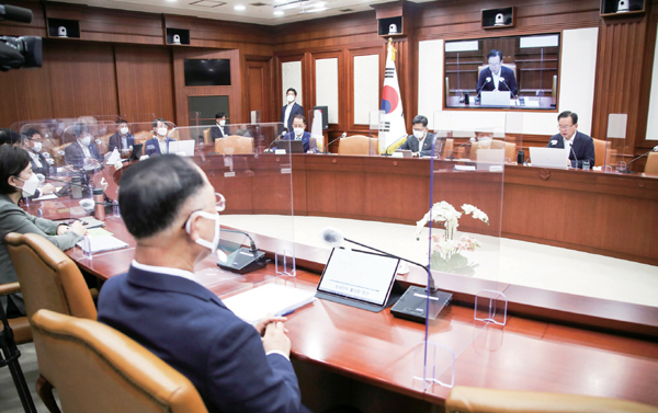 지난 22일 정부서울청사에서 국정현안점검조정회의가 열리고 있다.