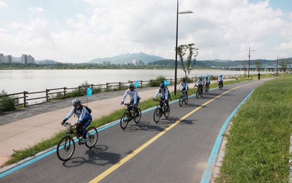 한강공원 자전거패트롤 봉사단 자전거도로 라이딩