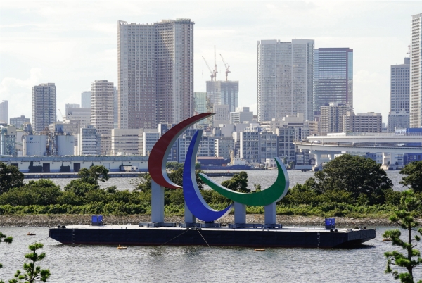 2020 도쿄 하계패럴림픽(장애인올림픽) 개막을 앞둔 일본 도쿄 오다이바 해양공원에 패럴림픽을 상징하는 조형물이 설치돼 있다. 도쿄 패럴림픽은 오는 24일 개막해 다음 달 5일까지 13일간 펼쳐진다.