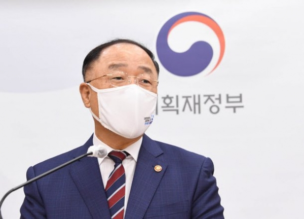 홍남기 부총리 겸 기획재정부 장관