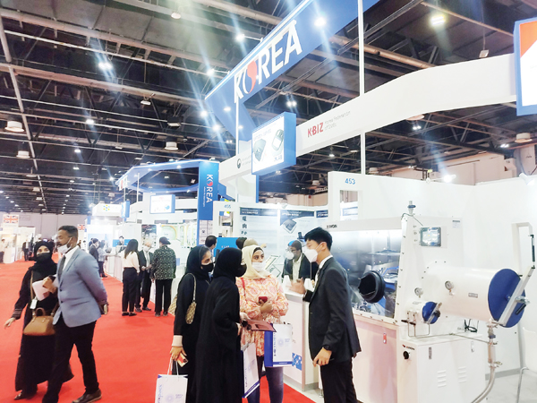 한국과학기기공업협동조합은 지난 14일부터 16일까지 아랍에미레이트(UAE) 두바이 월드트레이드센터 전시장에서 열린 ‘GESS 교육장비 전시회’와 15일부터 17일까지 열린 ‘아랍랩 전시회’에 참가했다.