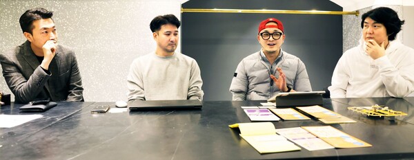 FTD 프로젝트에 참여하는 주요 멤버들이 NWT 사무실에서 회의를 하고 있다. 왼쪽부터 김윤일 FTD 이사. 이동주 NWT 실장, 이공오 NWT 대표, 이준복 FTD 대표.