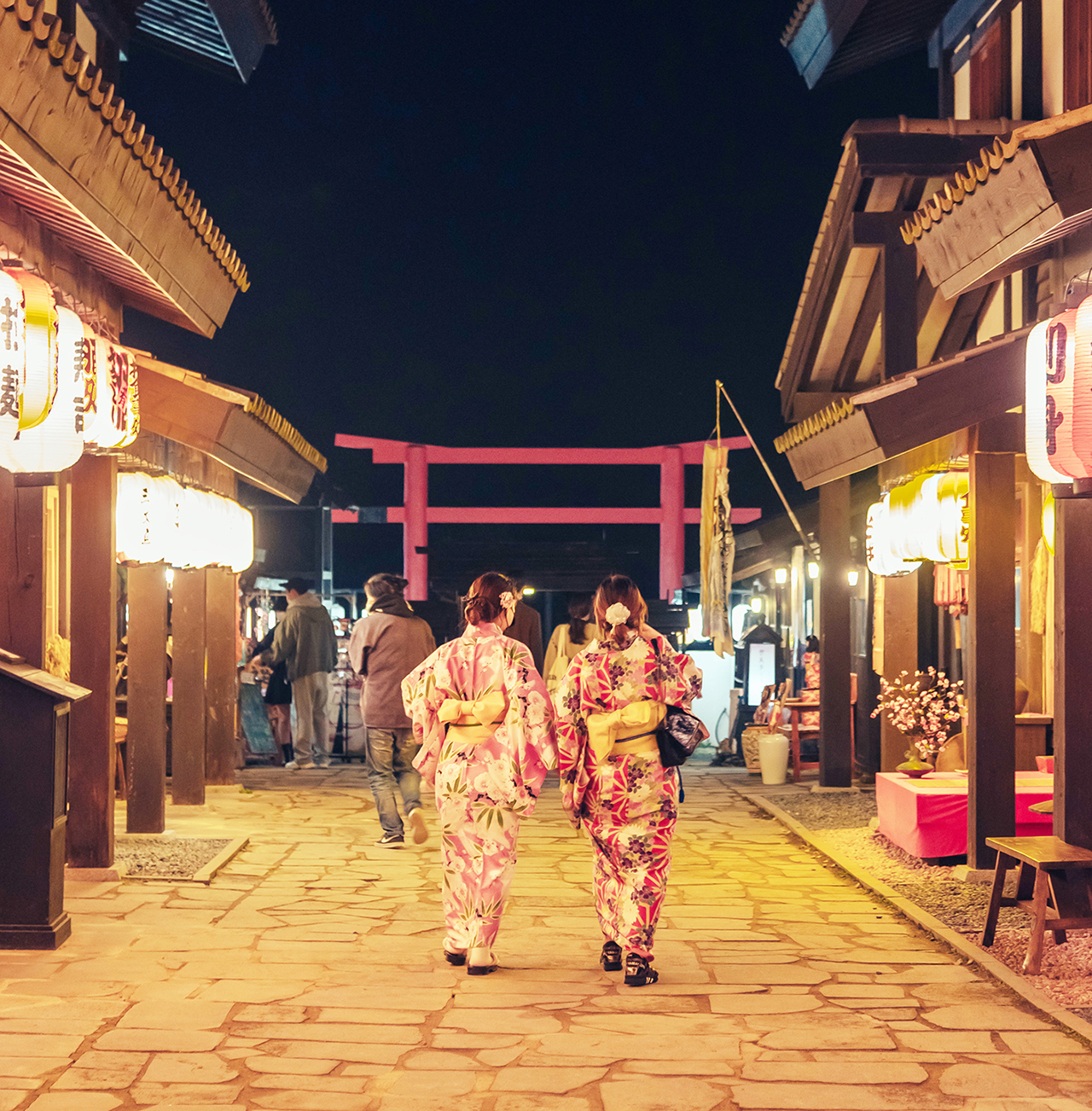 모리의상실에서 기모노를 대여해 거리를 걸으면 더욱 일본에 와 있는 듯하다