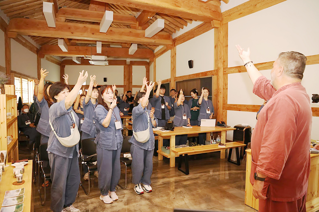 지난 8월 안동국제컨벤션센터에서 한국MICE협회 주관으로 열린 ‘2023 인센티브 관광 전문가 양성 과정 교육’ 참가자들이 교육을 받고 있다.