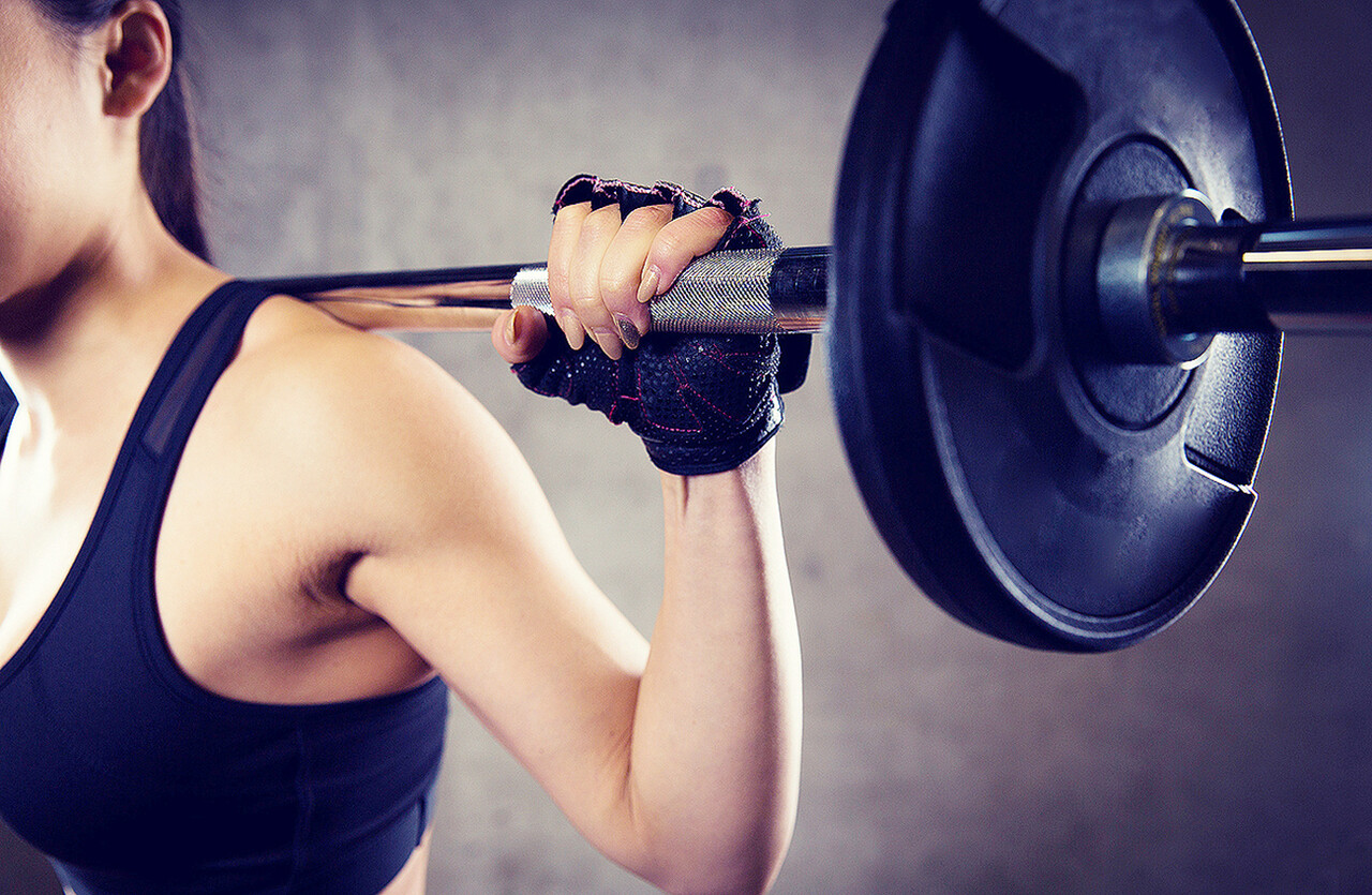 웨이트 트레이닝은 중량물을 이용한 운동으로 근육 발달을 통해 체력을 길러주는 일종의 저항 훈련이다. (사진 = 이미지투데이)
