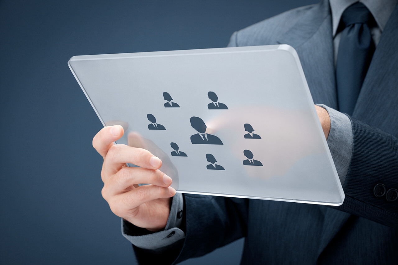 중소기업의 고령화와 후계자 부재가 겹치면서 생산 중단·폐업으로 이어질 가능성이 높아지고, 숙련 인력의 대량 이탈과 지역경제 위축이 현실적 우려로 제기되고 있다. [클립아트코리아]