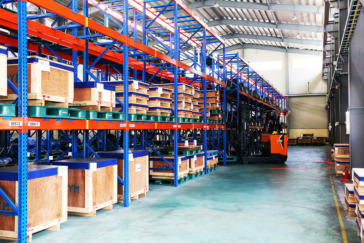 부산시기계공업협동조합이 2024년 2월 준공한 부산스마트공동물류센터는 380여 조합원사가 공동 이용해 평균 30%의 물류비를 절감하는 성과를 거두고 있다. /중소기업중앙회