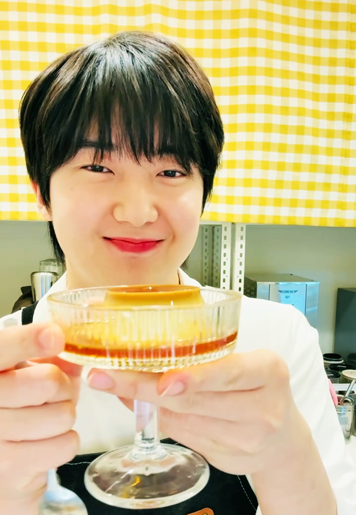 ‘2026 노란우산 홍보모델 선발대회’ 금상 수상자인 이지수 대표는 노란우산 공제금을 재창업의 든든한 자본으로 활용해, 고객과 함께 만들어가는 행복한 가게 ‘어푸어푸딩’을 국내 1등 수제 푸딩 맛집으로 성장시키는 꿈을 키우고 있다.