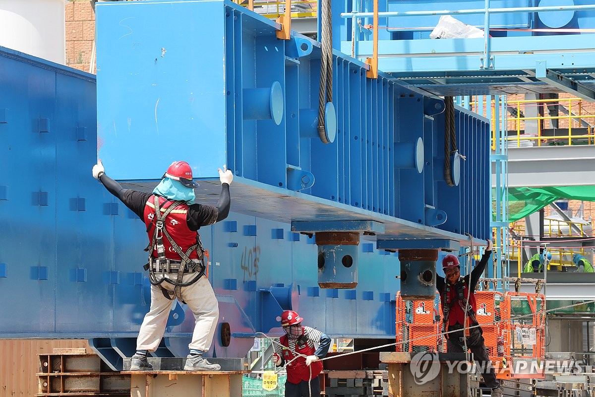 중대재해처벌법 시행 이후 중소 제조업 현장에선 사업 지속 자체를 포기하려는 분위기가 확산되고 있다.  [연합뉴스]