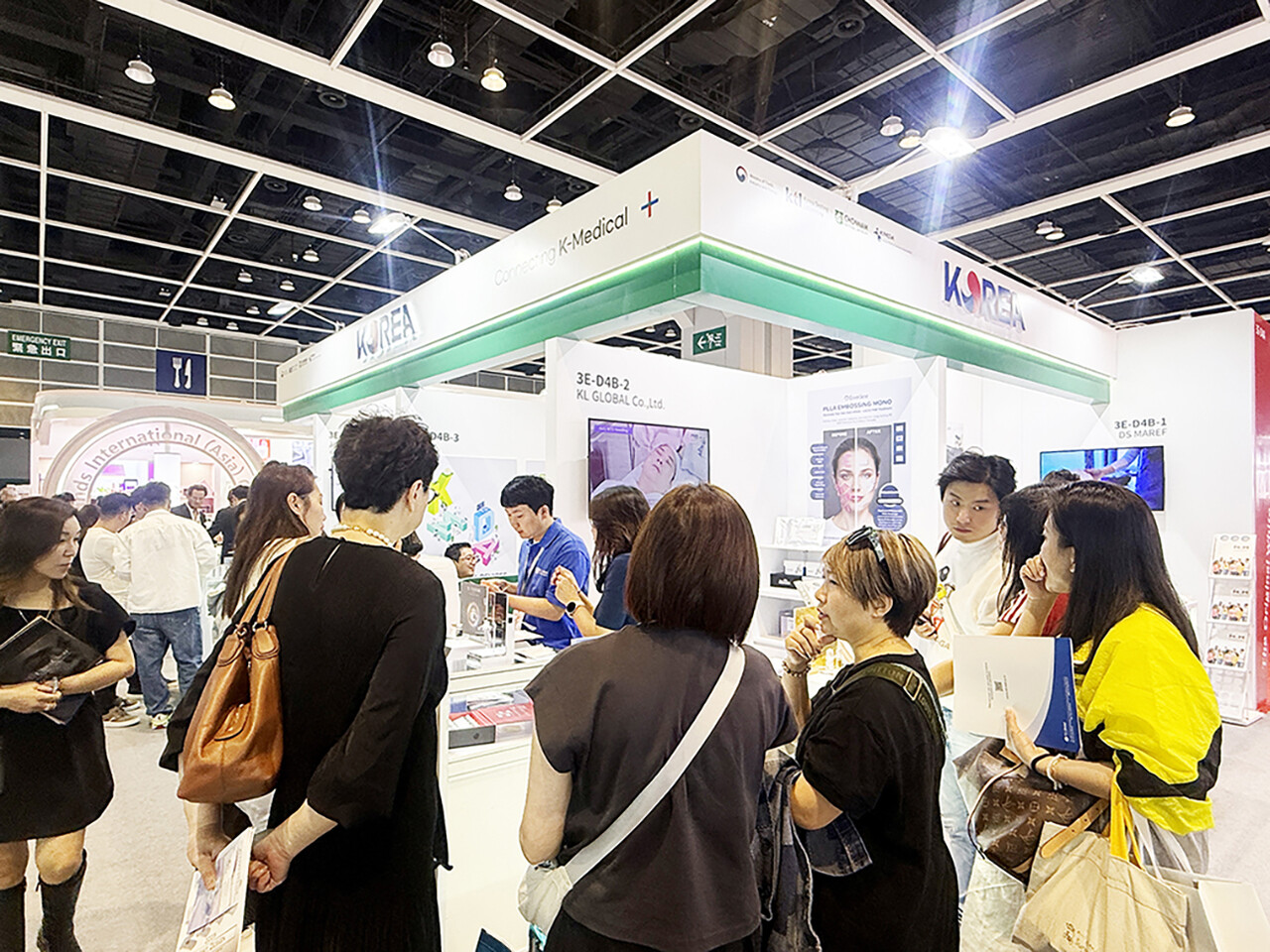 지난 12일부터 14일까지 홍콩 컨벤션&전시센터에서 열린 ‘2025 홍콩 미용 의료기기전시회’에 마련된 통합한국관의 모습. /한국의료기기협동조합